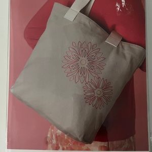 Martha Stewart tote bag kit to embroider